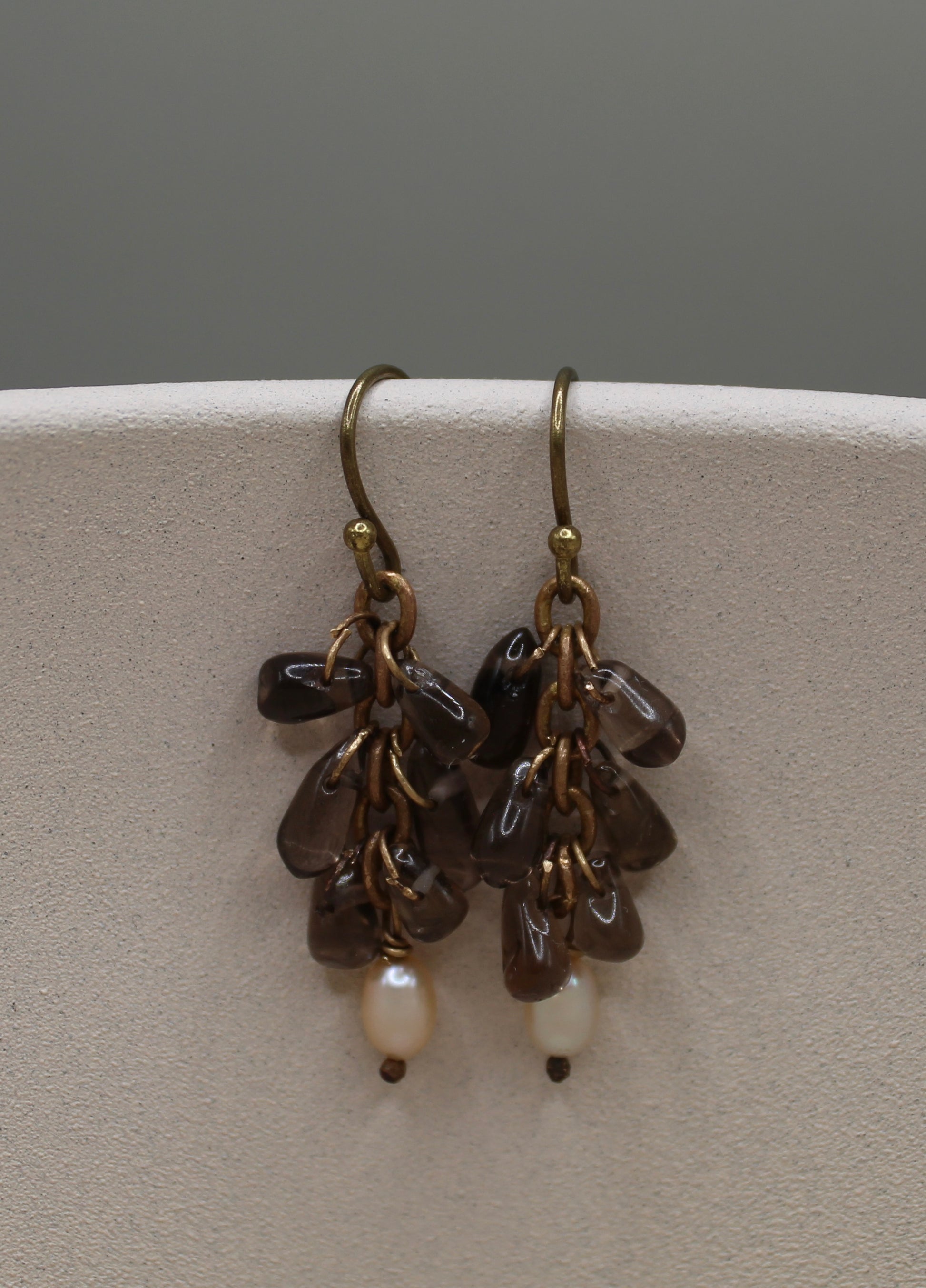 Cascades and pearls